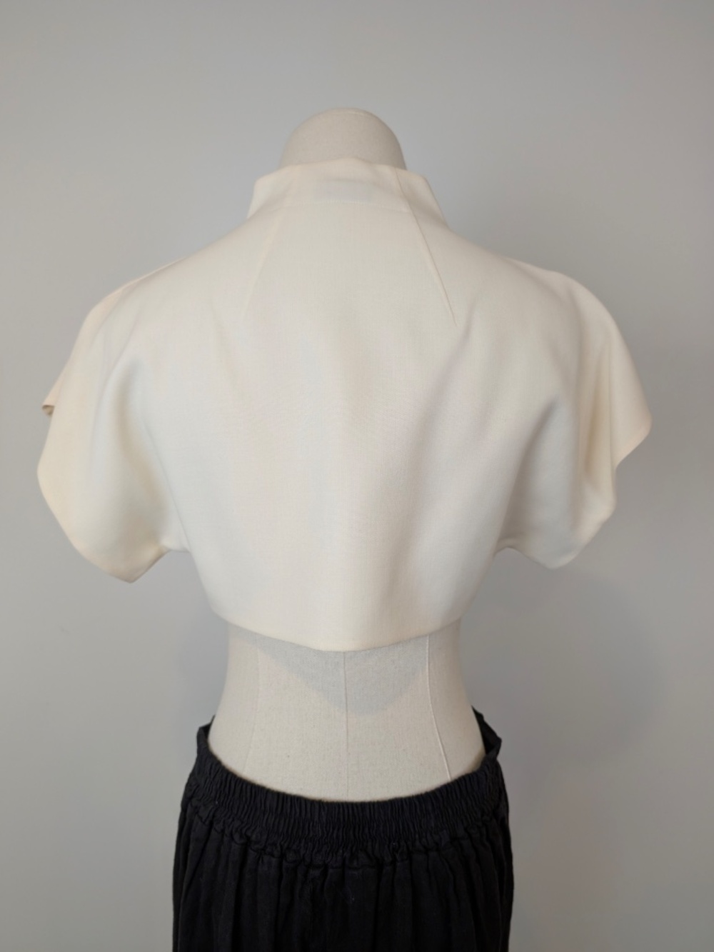 Akris Punto Wool Shawl Bolero Cream Ivory Size XS Luxury Designer - Picture 15 of 16